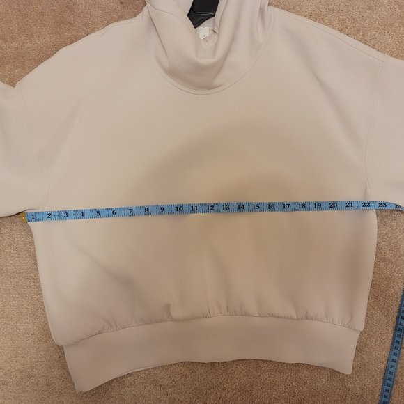 Lululemon Pullover - Picture 6 of 8